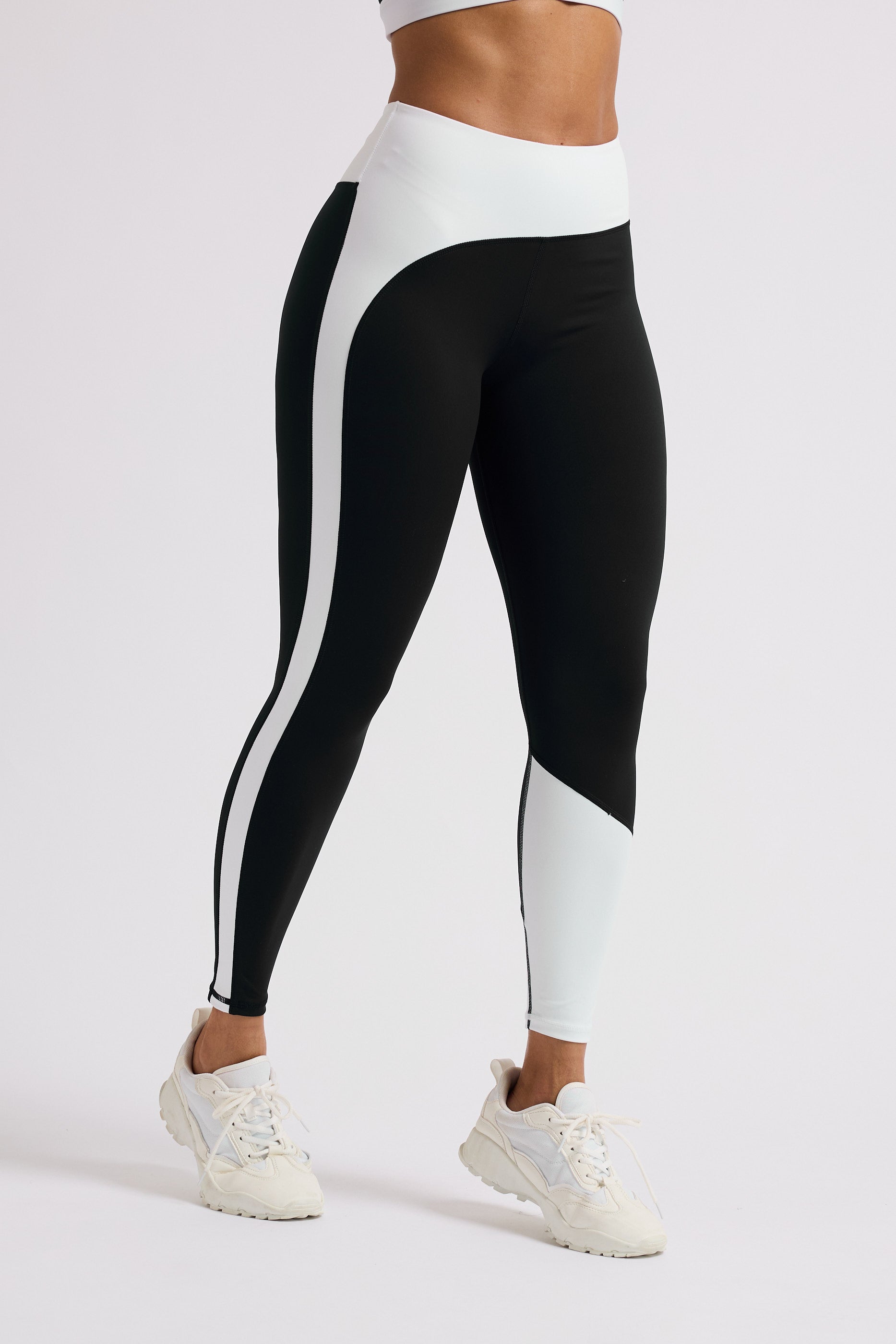 nike black and white striped leggings