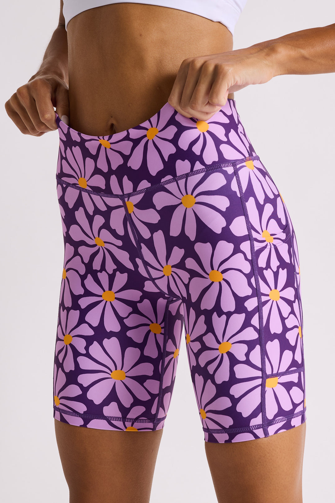 Purple Groovy Daisy Biker Shorts 8”