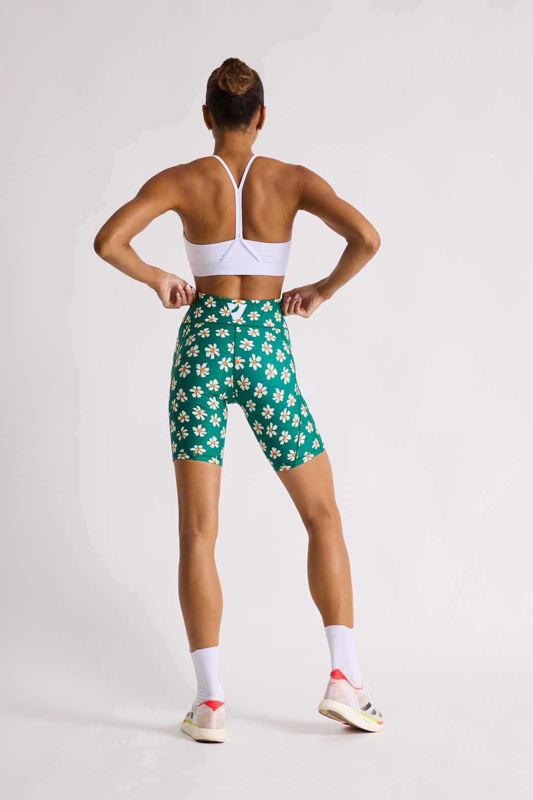 Green Daisy Biker Shorts 8”