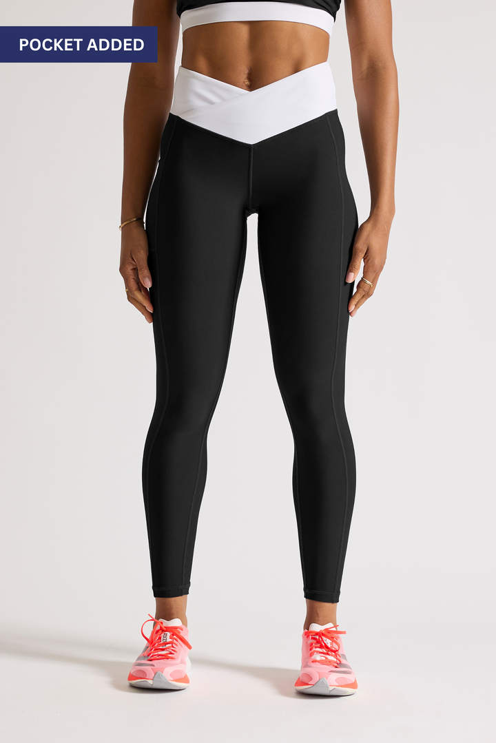 Black 'V Cut' - Leggings