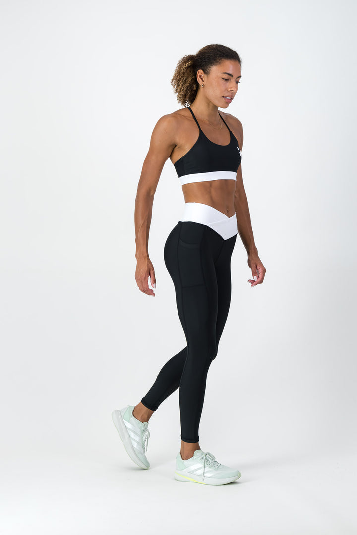 Black 'V Cut' - Leggings